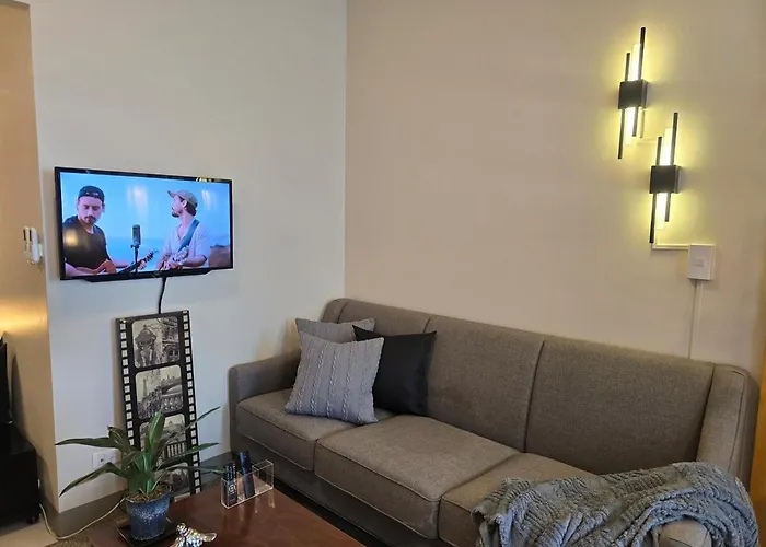 Apartment Very Cosy One Uptown Near Grand Hyatt Bgc Uptown Mall And St Lukes Medical Center