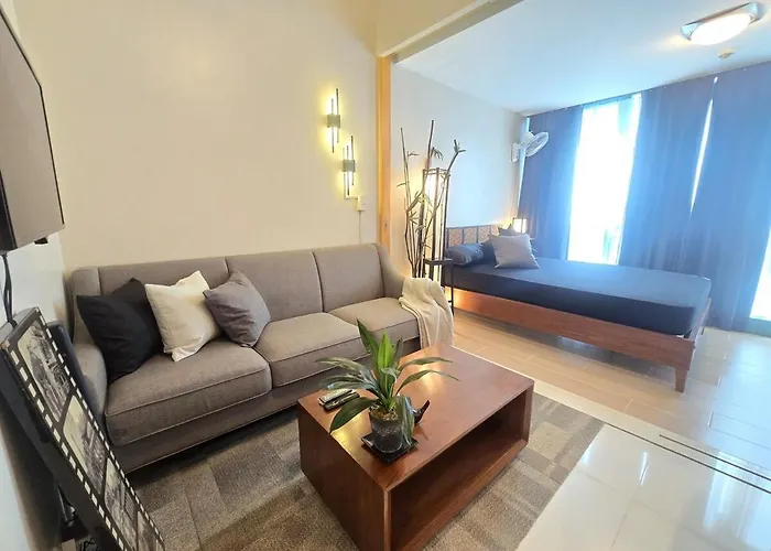 Very Cosy One Uptown Near Grand Hyatt Bgc Uptown Mall And St Lukes Medical Center
