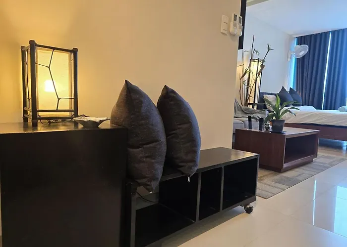 Very Cosy One Uptown Near Grand Hyatt Bgc Uptown Mall And St Lukes Medical Center Manila