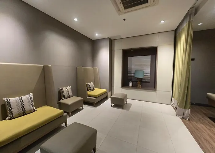 Very Cosy One Uptown Near Grand Hyatt Bgc Uptown Mall And St Lukes Medical Center Apartment *