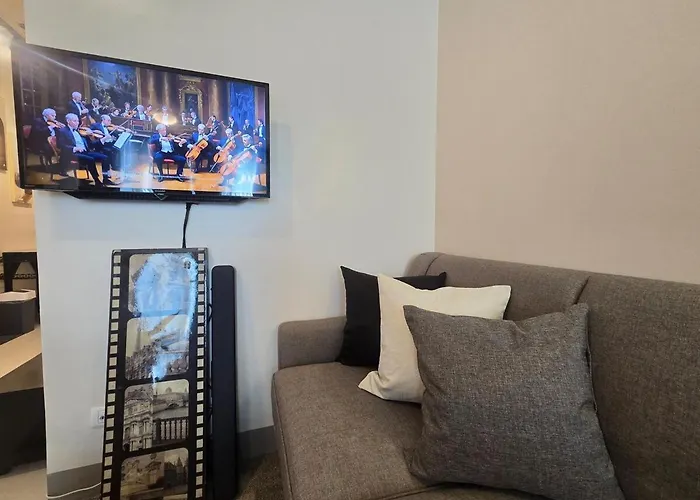 Apartment Very Cosy One Uptown Near Grand Hyatt Bgc Uptown Mall And St Lukes Medical Center *
